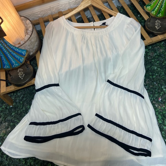 Ann Taylor Tops. Size- M - Picture 6 of 14